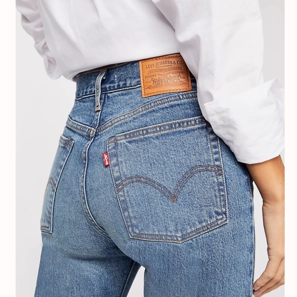 Levi's® Wedgie Icon Fit Jeans Classic Straight Leg | These Dreams Wash | Size 29 - Picture 15 of 16